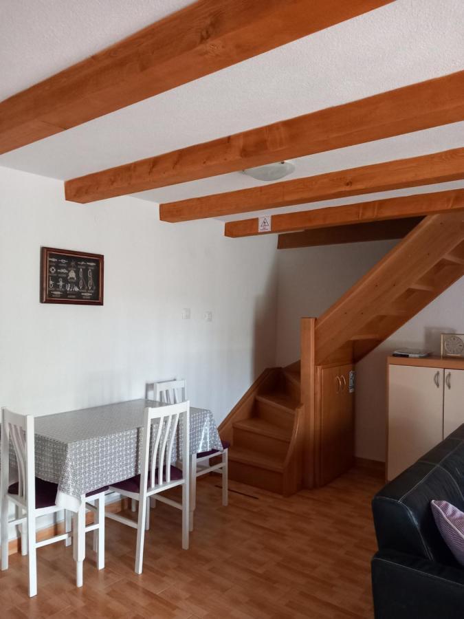 Holiday Home Loznati Cres Kültér fotó