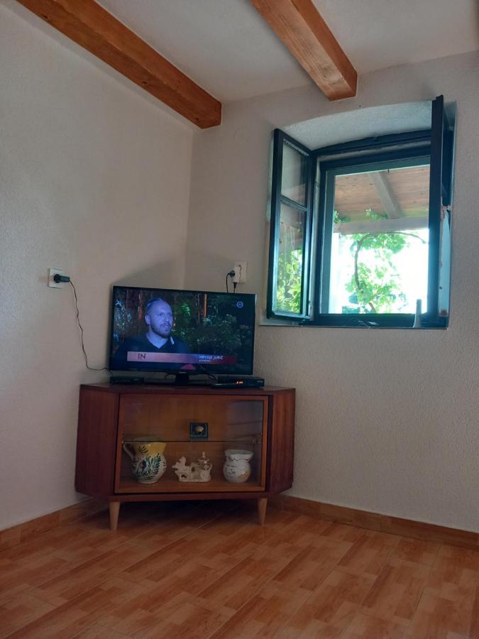 Holiday Home Loznati Cres Kültér fotó