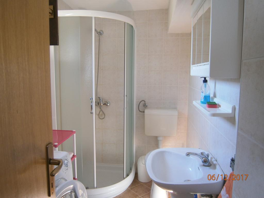 Holiday Home Loznati Cres Kültér fotó