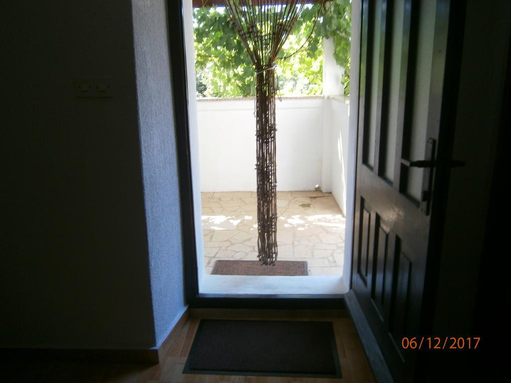 Holiday Home Loznati Cres Kültér fotó